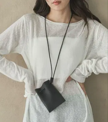블랙 숄더 파우치 넥스트랩 포함
