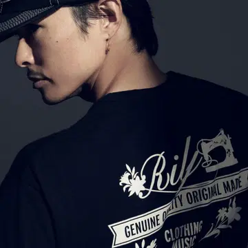 RILY T셔츠 미개봉 새상품 Ssize