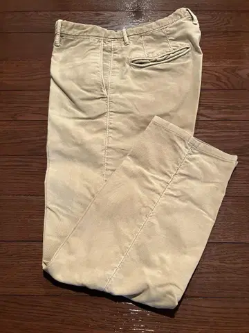 인코텍스 베이지 코튼 치노 팬츠 뒷면 포켓 부착