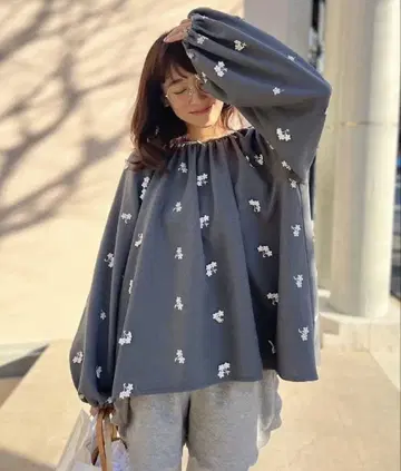 rosymonster 플라워 튤 상의 그레이