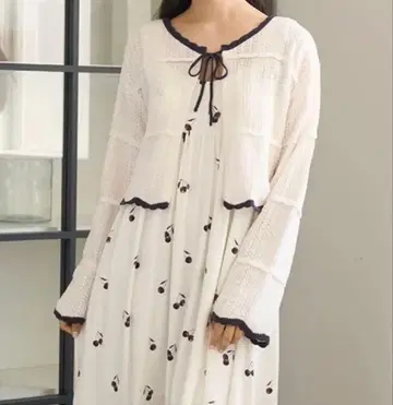 새상품 택 포함 젤라또피케 가디건 화이트/네이비