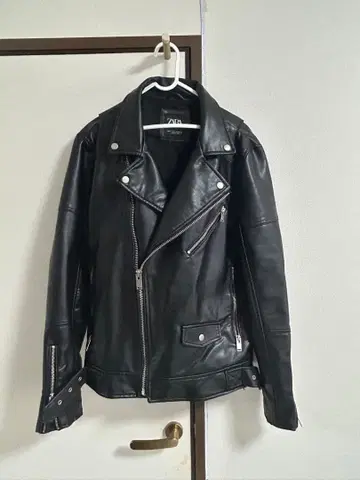 ZARA 페이크 가죽 자켓