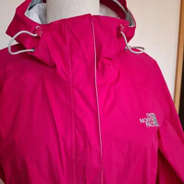 THE NORTH FACE 핑크 후드 부착 나일론 자켓