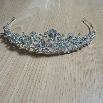 jute bridal 티아라 착용 사진 있음