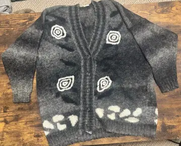 울 혼방 자수 가디건