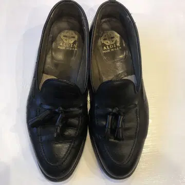 ALDEN 블랙 가죽 로퍼