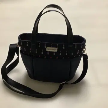 새상품급 ARTISAN&ARTIST 립스틱 패턴 토트백 중형