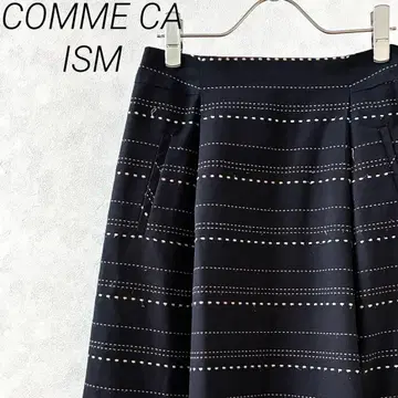 COMME CA ISM 무릎 기장 스커트 플레어 보더 포켓 부착 심플