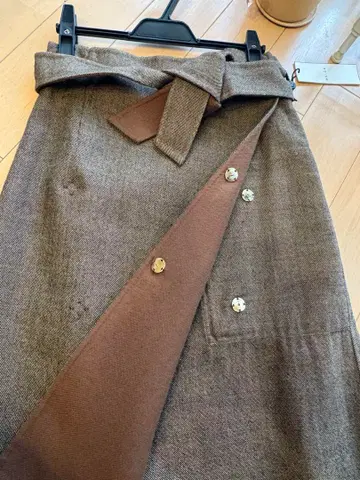 새상품 Beige. 종아리 기장 랩스커트 (리버서블)