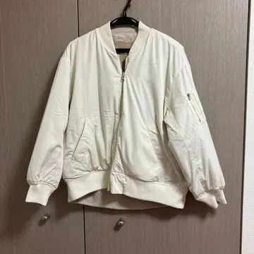 MA-1 봄버 자켓 인조 모피 화이트