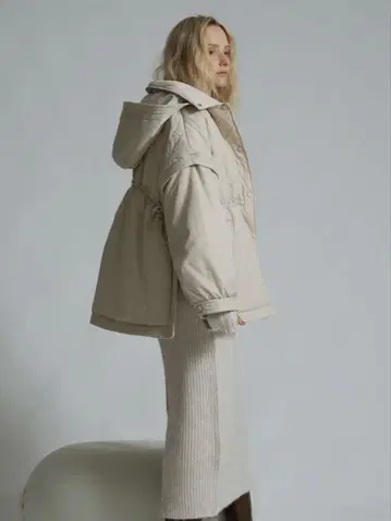 폰초 변형 패널 퀼팅 코트