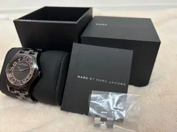 MARC BY MARC JACOBS 블랙 시계 손목시계