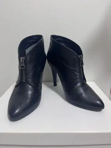 블랙 가죽 지퍼 부티 24.0cm