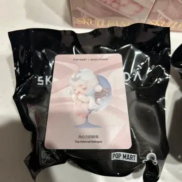 POP MART SKULLPANDA 피규어