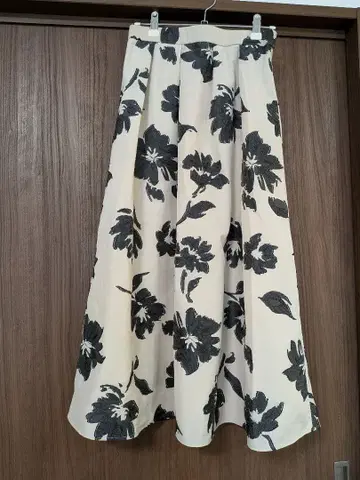 NATURAL BEAUTY BASIC 플라워 프린트 플레어 스커트 S