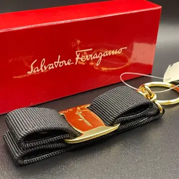 미사용 페라가모 바라 리본 키링 블랙 백참