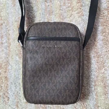 MICHAEL KORS 숄더백 브라운