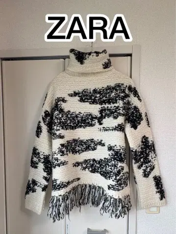 ZARA KNIT 프린지 터틀넥 니트