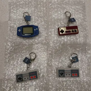 새상품 닌텐도 뮤지엄 패밀리 컴퓨터 키링