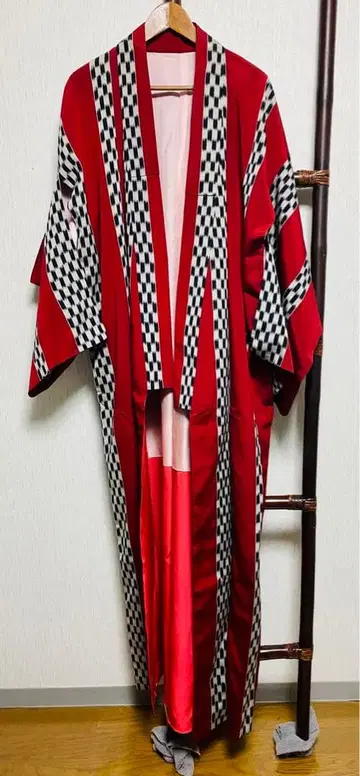 빨간색과 블랙 체크 무늬 기모노 150cm
