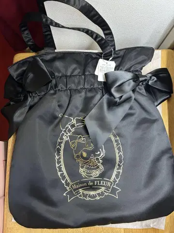 Maison de FLEUR 쿠로미 더블 리본 토트백