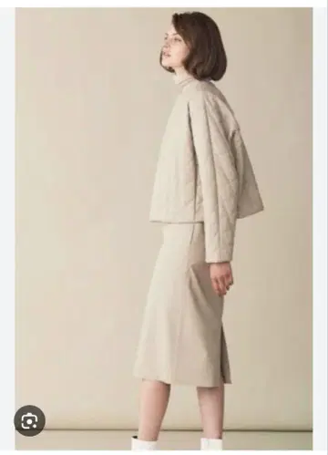 베이지 BEIGE 인조 가죽 스커트