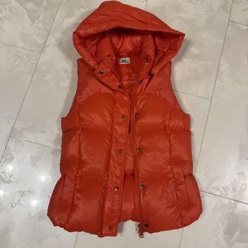 LACOSTE 후드 부착 오렌지 다운 베스트 38