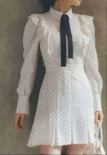 스나이델 프릴 미니 원피스
