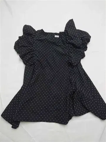 베베오디 도트 무늬 프릴 슬리브 블라우스 블랙 계열 M