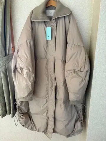 택 포함 Hella HIGHNECK DOWN Coat 에디트폴르