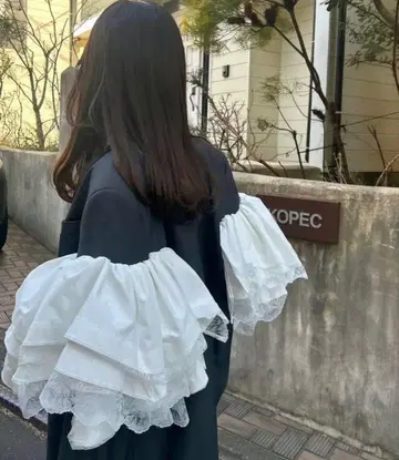 Bibiy EMMA 프릴 재킷 당일 발송