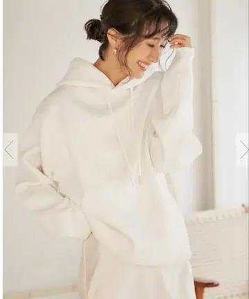 울 블렌드 후드티 뮤즈 드 두지엠 클라세