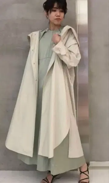 아이보리 후드 부착 롱 코트 후디 턱 롱 코트 프레이 아이디