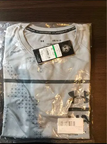 대특가 새상품 미사용 언더아머 피티드 T셔츠