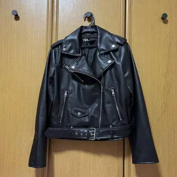 ZARA 가죽 라이더 자켓