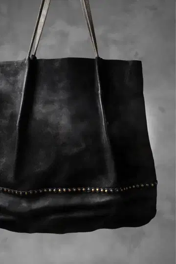 정가 151,200엔 비스포크 호스버트 코도반 토트백