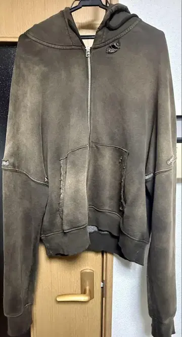 ZARA 유즈드 가공 스웨트 셔츠