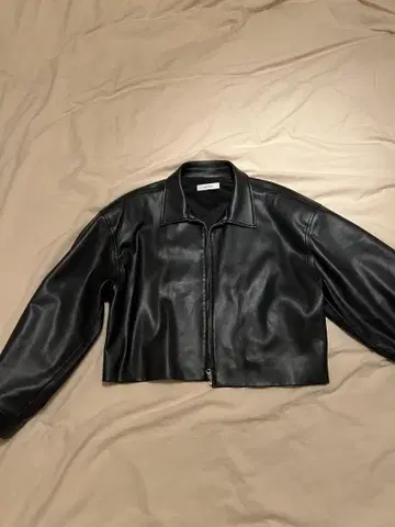 amomento fw2022 비건 레더 자켓