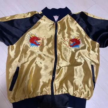 스카잔 골드 컬러와 블랙 컬러 용과 호랑이 자수