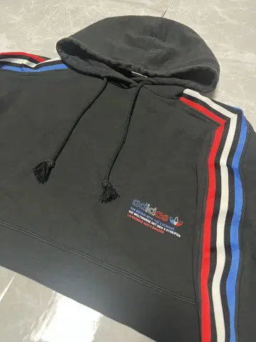 [ 당일 발송 ] adidas 트리콜로르 컬러 후드티 L 숏 기장