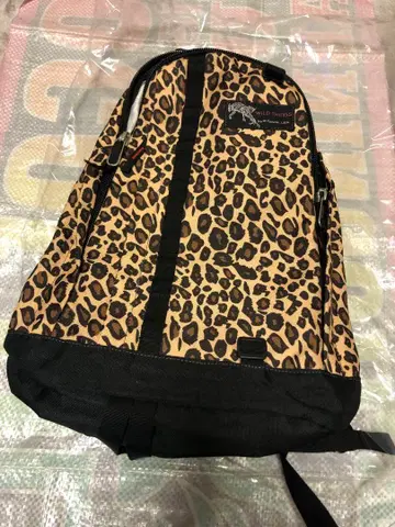 WILD THINGS 레오파드 무늬 백팩