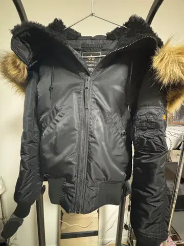 ALPHA INDUSTRIES 블랙 n2b 자켓