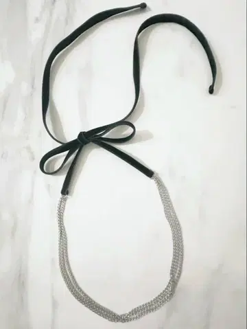 핸드메이드 벨벳 리본 x 체인 목걸이
