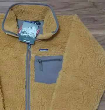 파타고니아 클래식 레트로 가디건 테킬라 골드 L 데드스탁