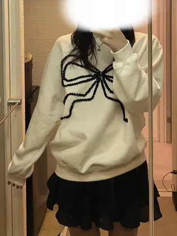 ZARA 화이트 맨투맨 리본