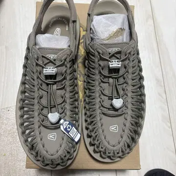 KEEN UNEEK 샌들 10 베이지