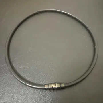 블랙 목걸이