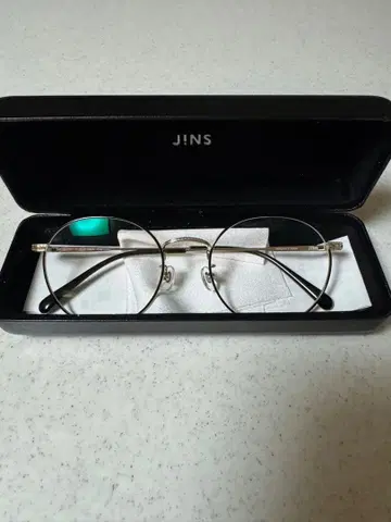 JINS 안경