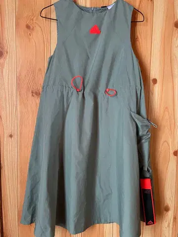 adidas 슬리브리스 원피스 카키