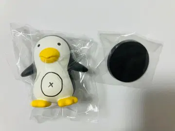 레인보우 컬러 펭귄 피규어